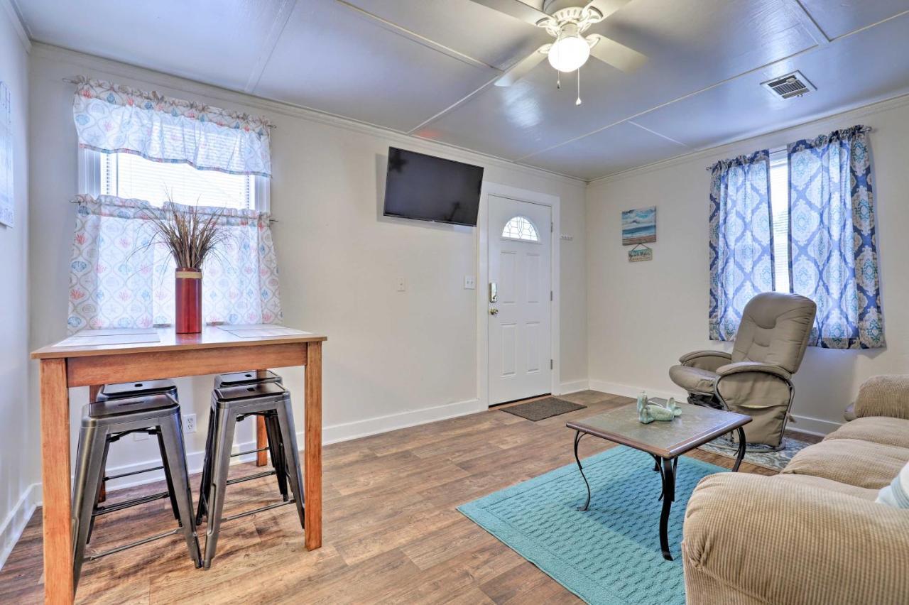 With Deck And Grill, Walk To Beach!